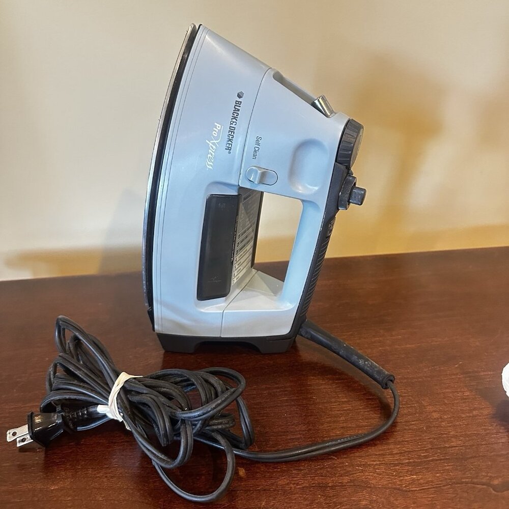 Black & Decker Pro Xpress Iron #F621S Steam Iron **Tested**